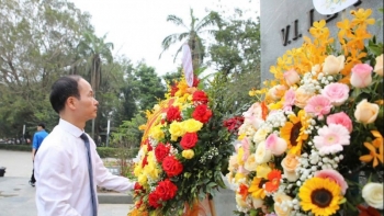 Hội hữu nghị Việt - Nga dâng hoa kỷ niệm 155 năm ngày sinh V.I.Lênin