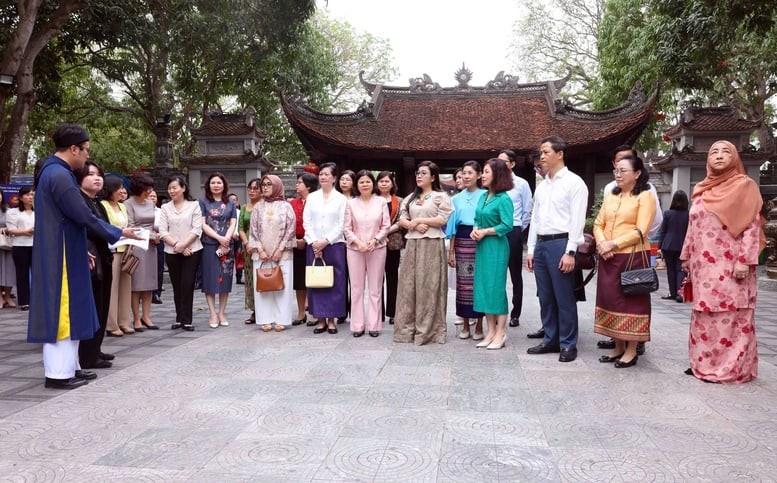 Spouse of PM Pham Minh Chinh Meets ASEAN Community Women's Circle in Bac Ninh Spouse of PM Pham Minh Chinh Meets ASEAN Community Women's Circle in Bac Ninh