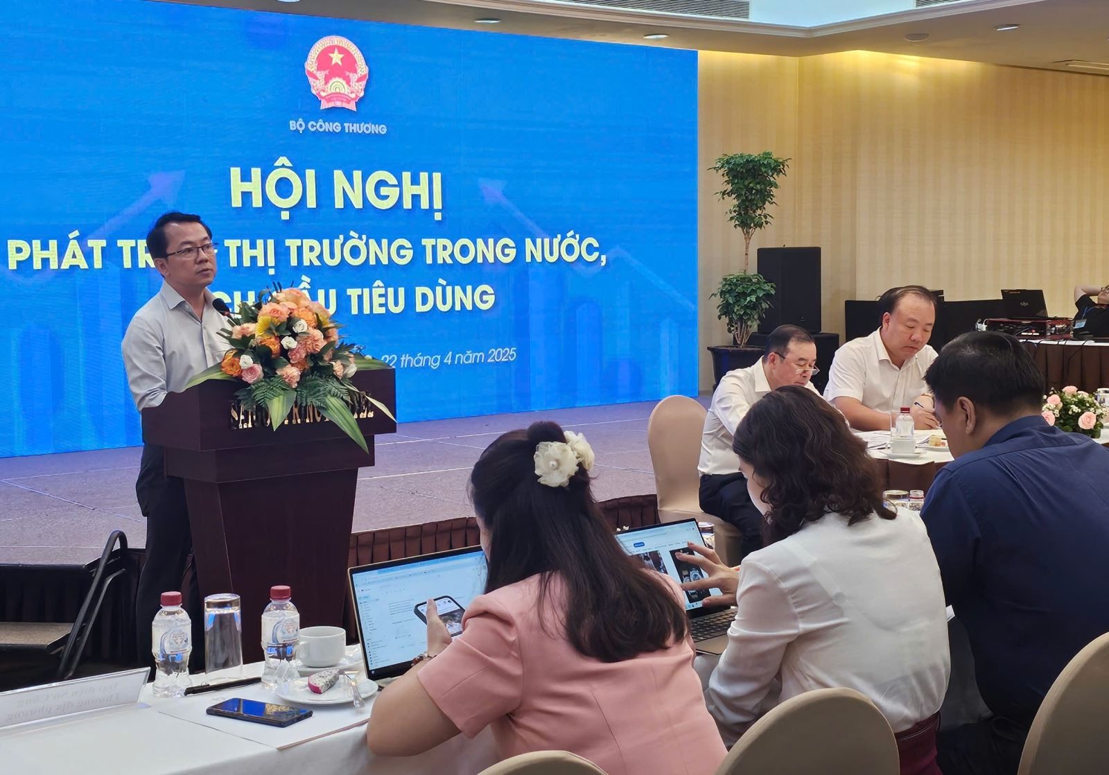 ông Nguyễn Anh Đức, Chủ tịch Hiệp hội Bán lẻ Việt Nam. (Ảnh: Báo Tin tức) ông Nguyễn Anh Đức, Chủ tịch Hiệp hội Bán lẻ Việt Nam. (Ảnh: Báo Tin tức)