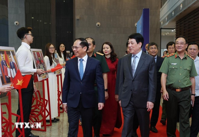 Chủ tịch nước: Vai trò kiến tạo hòa bình của ngoại giao Việt Nam được thể hiện xuyên suốt Chủ tịch nước: Vai trò kiến tạo hòa bình của ngoại giao Việt Nam được thể hiện xuyên suốt