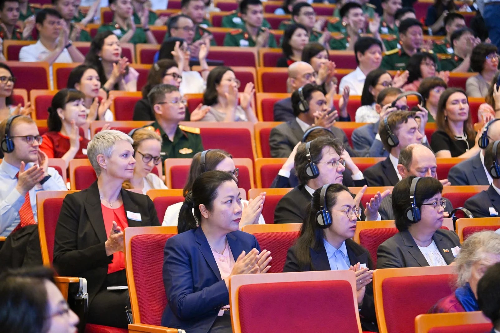 Phát biểu của Chủ tịch nước Lương Cường tại Hội thảo Quốc tế: "50 năm thống nhất đất nước: Vai trò kiến tạo hòa bình của ngoại giao trong lịch sử và h Phát biểu của Chủ tịch nước Lương Cường tại Hội thảo Quốc tế: "50 năm thống nhất đất nước: Vai trò kiến tạo hòa bình của ngoại giao trong lịch sử và h