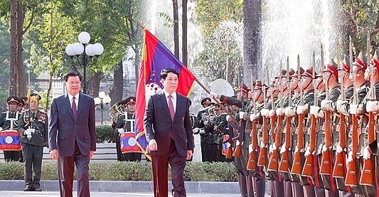 Top Lao leader hosts welcome ceremony for Vietnamese State President Top Lao leader hosts welcome ceremony for Vietnamese State President