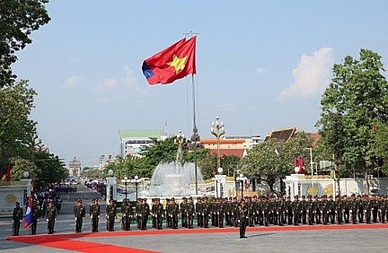 Top Lao leader hosts welcome ceremony for Vietnamese State President Top Lao leader hosts welcome ceremony for Vietnamese State President