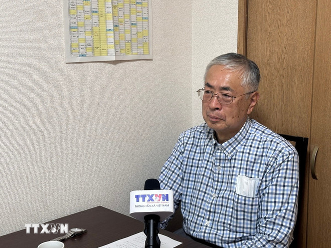 Giáo sư Kurihara Hirohide, chuyên gia về quan hệ Việt Nam-Trung Quốc, trả lời phỏng vấn phóng viên TTXVN. (Ảnh: Nguyễn Tuyến/ TTXVN) ttxvn-2604-giao-su-nhat-ban-kurihara-hirohide.jpg