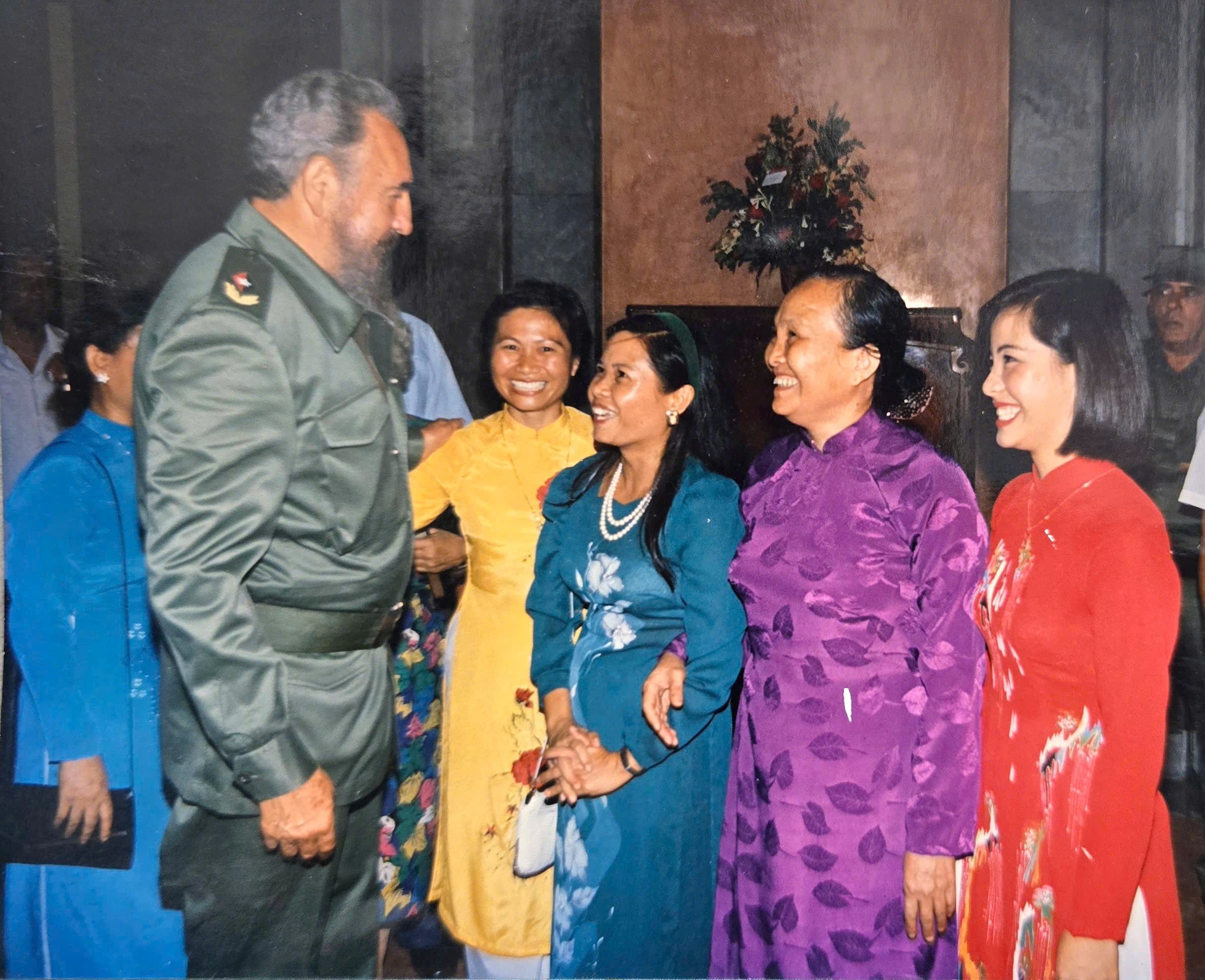 Cuba - Kỷ niệm một thời một đời in dấu Cuba - Kỷ niệm một thời một đời in dấu