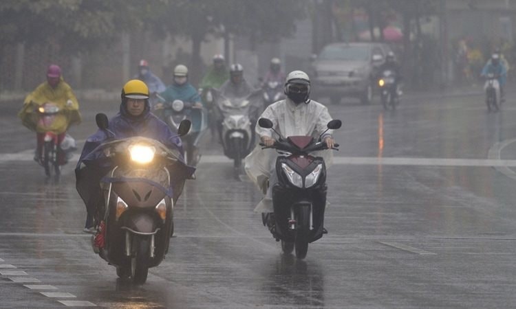 Chiều tối Hà Nội có mưa do ảnh hưởng của không khí lạnh. (Ảnh minh họa: KT) Chiều tối Hà Nội có mưa do ảnh hưởng của không khí lạnh. (Ảnh minh họa: KT)