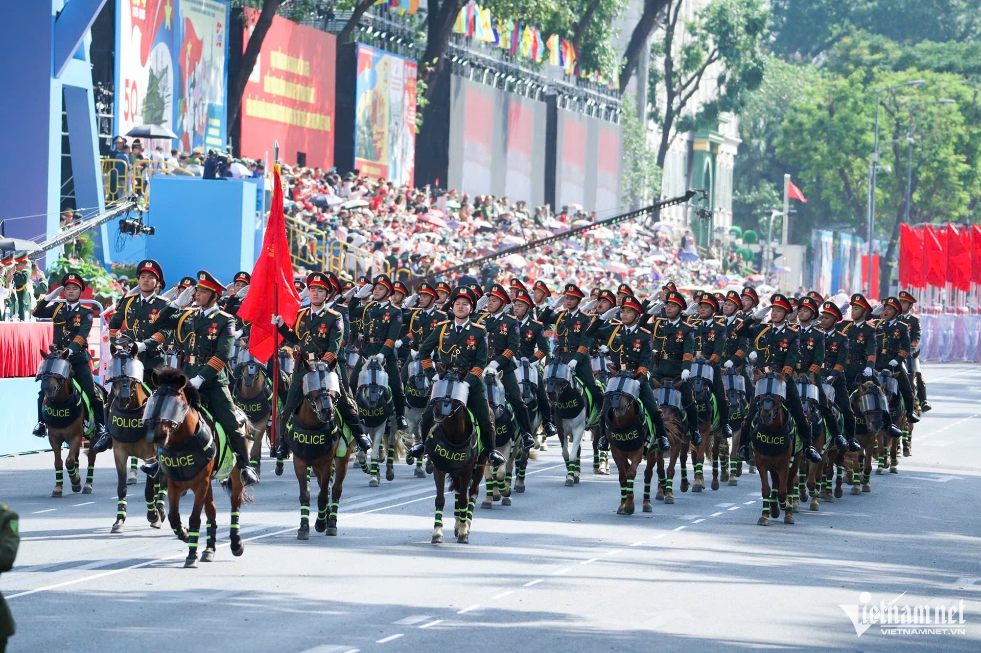 Khối kỵ binh. (Ảnh: Báo VietNamNet) Khối kỵ binh. (Ảnh: Báo VietNamNet)