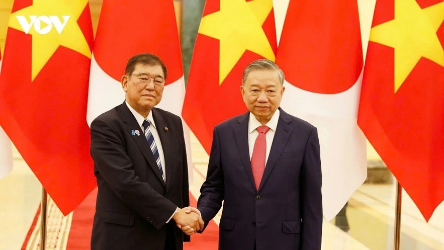 Vietnamese Party General Secretary To Lam (R) and Japanese Prime Minister Shigeru Ishiba in Hanoi on April 27. Vietnamese Party General Secretary To Lam (R) and Japanese Prime Minister Shigeru Ishiba in Hanoi on April 27.