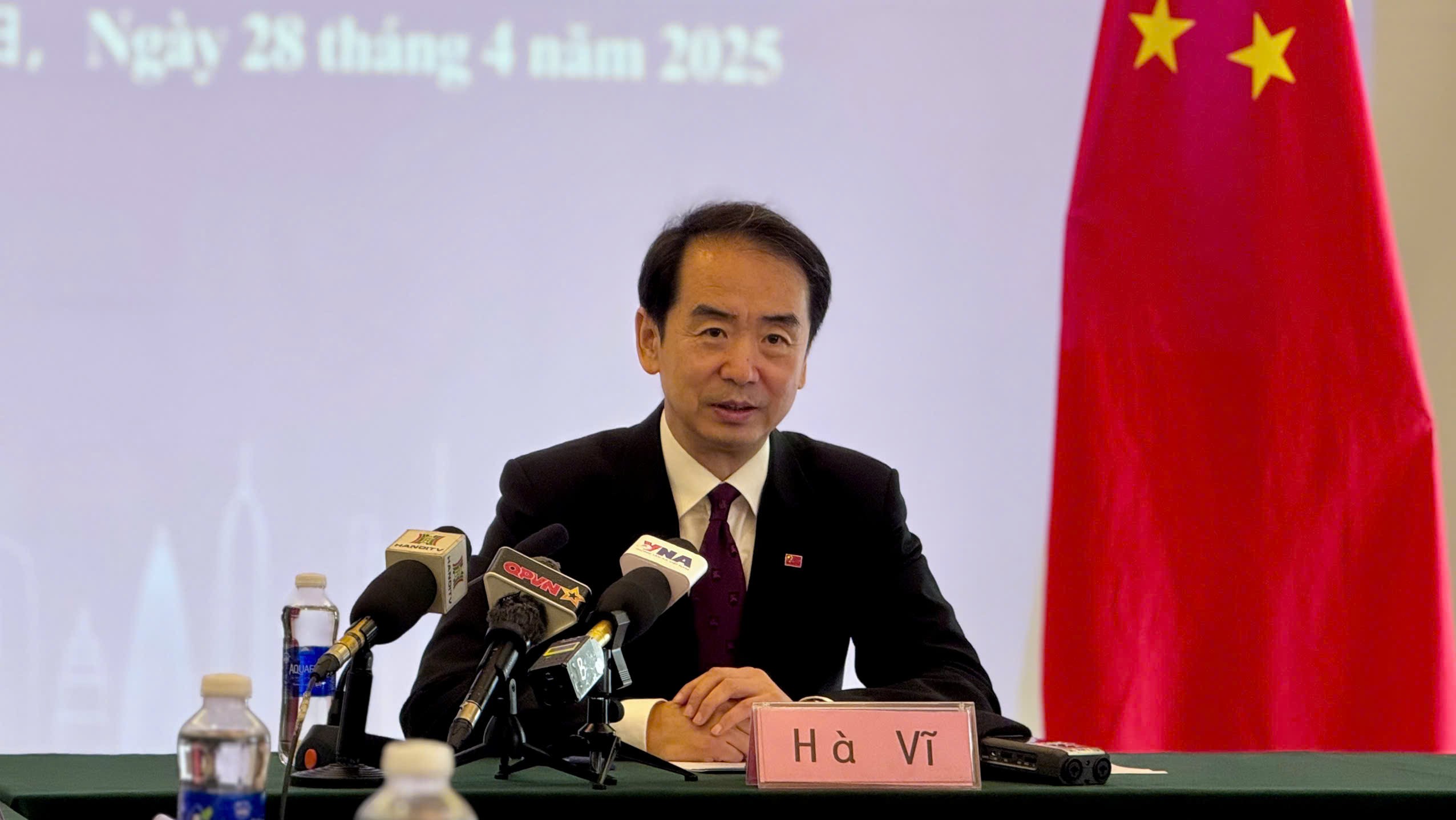 Giao lưu nhân văn là động lực thúc đẩy quan hệ Trung - Việt phát triển bền vững Giao lưu nhân văn là động lực thúc đẩy quan hệ Việt - Trung phát triển bền vững