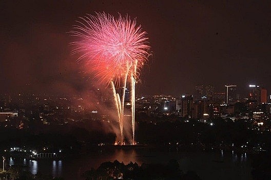 In pictures: Fireworks Display in Hanoi Celebrates national reunification day In pictures: Fireworks Display in Hanoi Celebrates national reunification day
