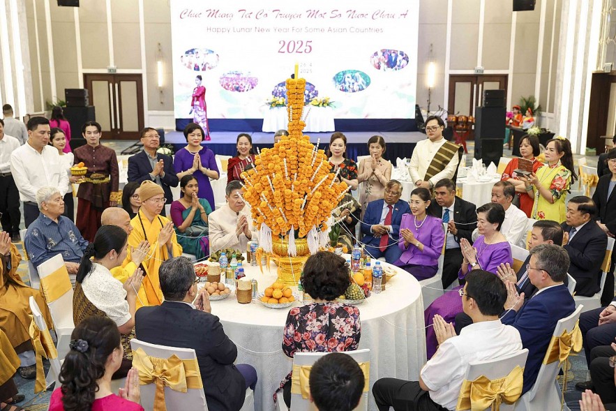 Hanoi Hosts Friendship Exchange Celebrating 2025 Traditional New Year of Asian Countries