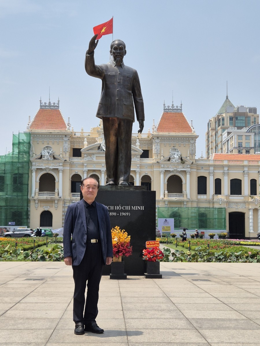 Giáo sư, Tiến sĩ Ahn Kyong-Hwan (Hàn Quốc): Người dân Việt Nam tự tin rằng “Tôi có thể làm được” Giáo sư, Tiến sĩ Ahn Kyong-Hwan (Hàn Quốc): Người Việt Nam tự tin rằng “Tôi có thể làm được”