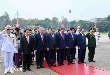 Lãnh đạo Đảng, Nhà nước vào Lăng viếng Chủ tịch Hồ Chí Minh, tưởng niệm các Anh hùng liệt sỹ