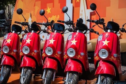 Người dân TP.HCM hào hứng “check in” tại triển lãm “50 Hành trình - Một Tương lai Xanh” của VinFast Người dân TP.HCM hào hứng “check in” tại triển lãm “50 Hành trình - Một Tương lai Xanh” của VinFast
