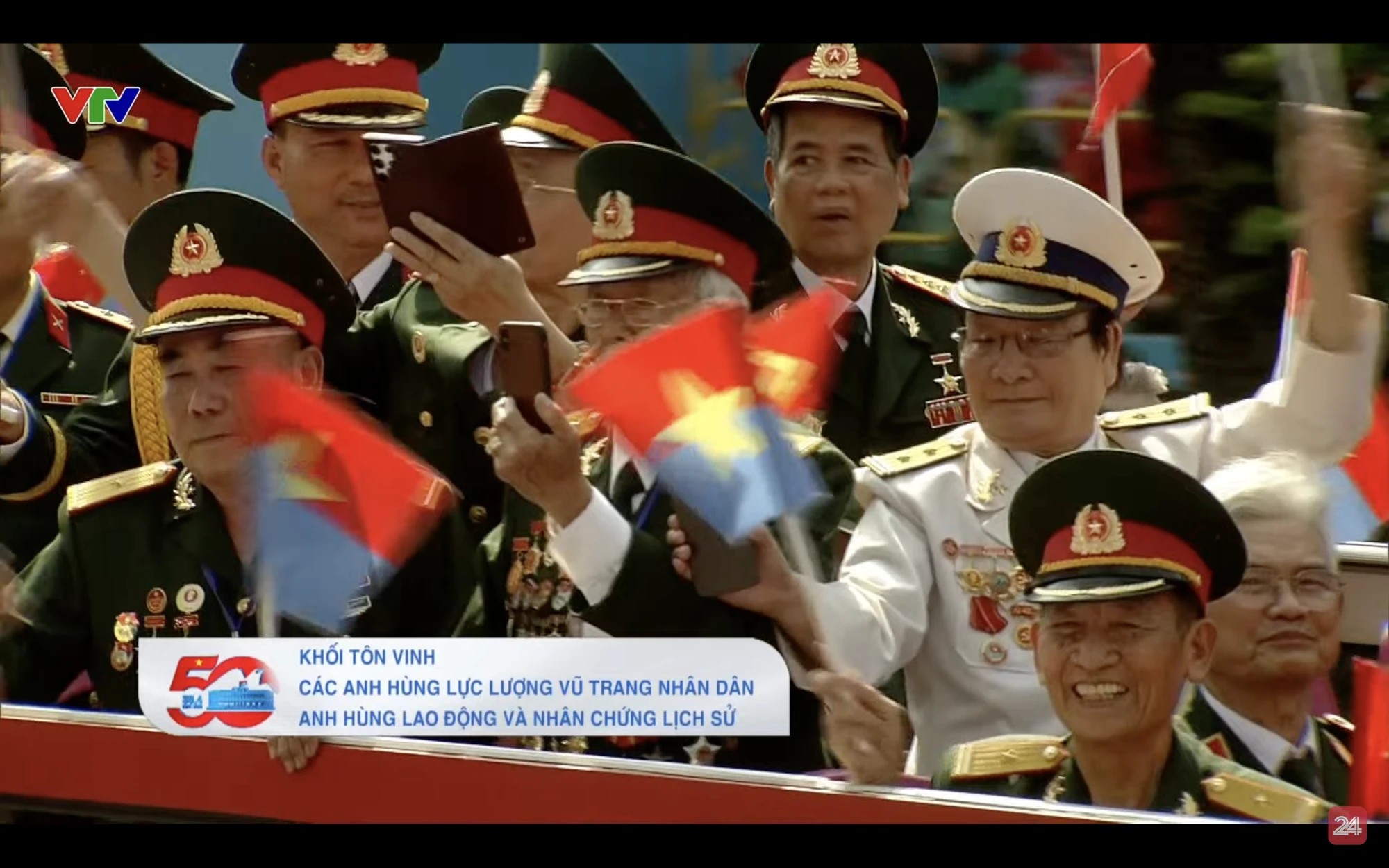 [Ảnh] Diễu binh, diễu hành kỷ niệm 50 năm thống nhất đất nước