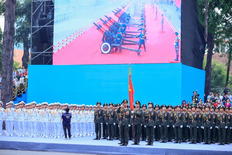 [Ảnh] Lễ diễu binh, diễu hành kỷ niệm 50 năm thống nhất đất nước
