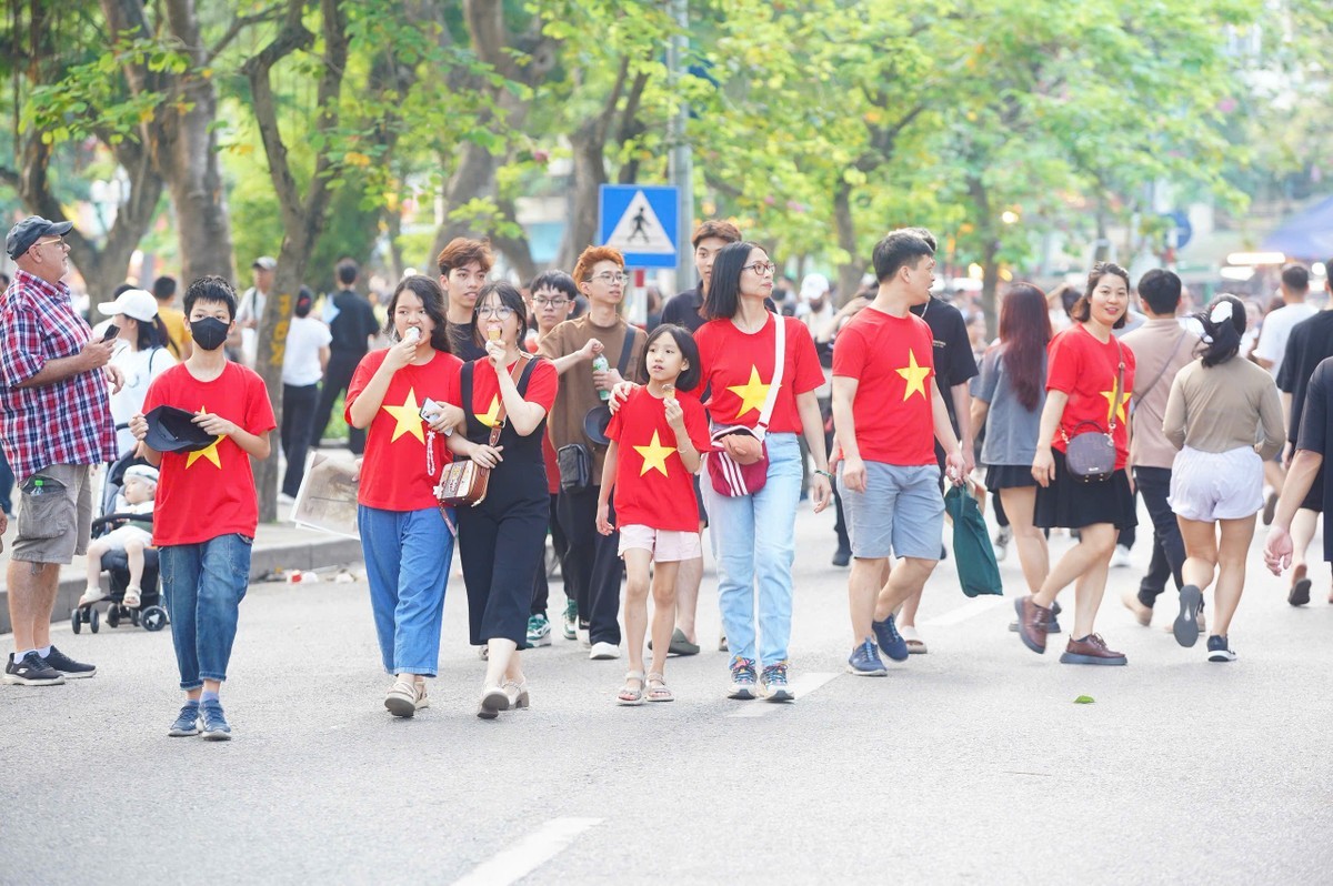 Thời tiết hôm nay (1/5): Bắc Bộ mưa dông, Nam Bộ nắng nóng kéo dài Thời tiết hôm nay (1/5): Bắc Bộ mưa dông, Nam Bộ nắng nóng kéo dài