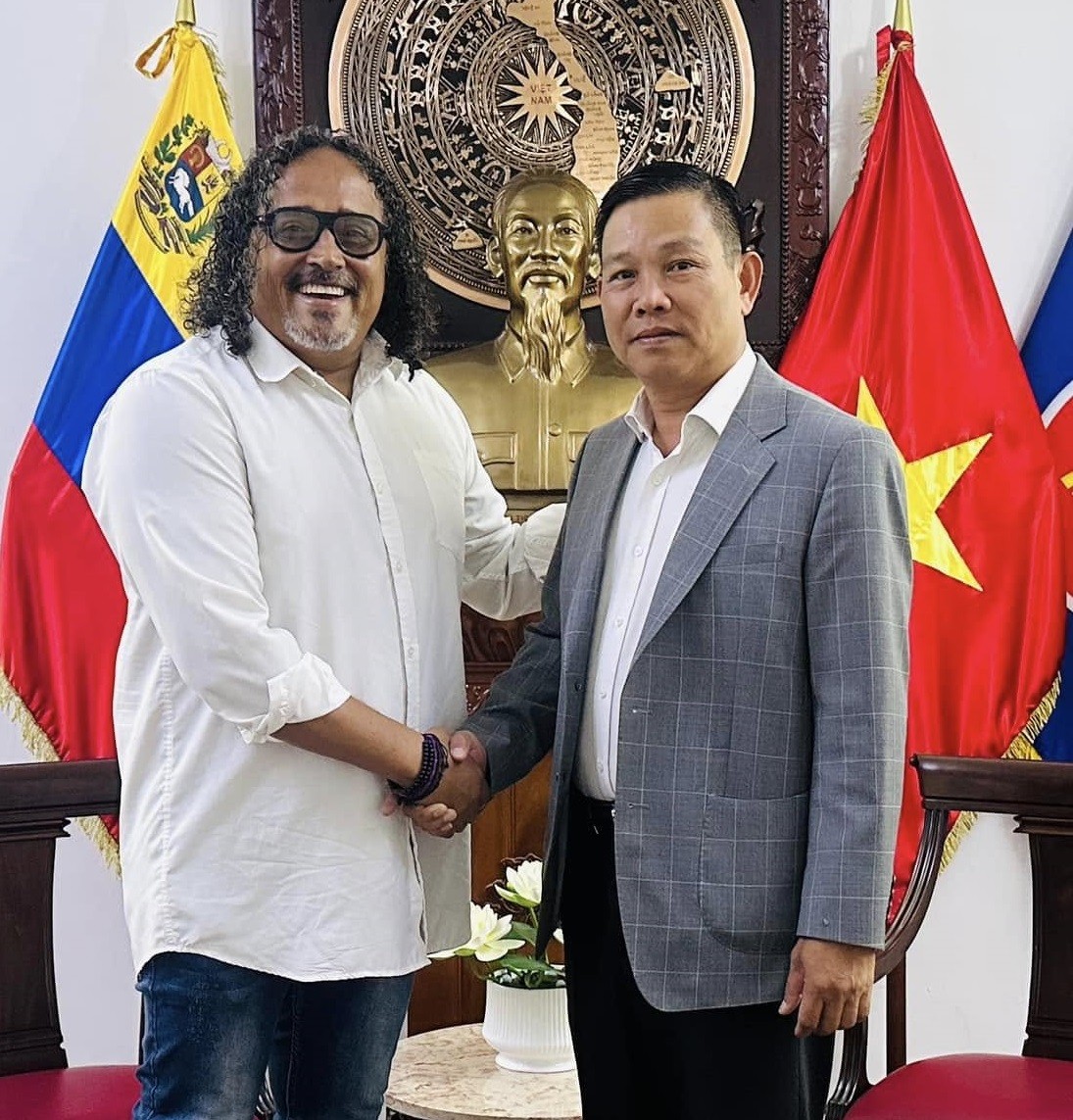 Nghệ sĩ Venezuela tưởng nhớ Chủ tịch Hồ Chí Minh bằng âm nhạc cách mạng quốc tế Nghệ sĩ Venezuela tưởng nhớ Chủ tịch Hồ Chí Minh bằng âm nhạc cách mạng quốc tế