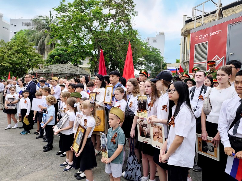 Diễu hành “Đoàn quân bất tử” tại Hà Nội: Tri ân, kết nối, tiếp bước lịch sử Diễu hành “Đoàn quân bất tử” tại Hà Nội: Tri ân, kết nối, tiếp bước lịch sử