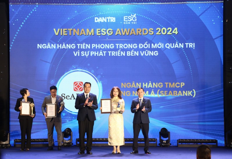 SeABank được vinh danh “Ngân hàng tiên phong trong đổi mới quản trị vì sự phát triển bền vững” tại Vietnam ESG Awards SeABank được vinh danh “Ngân hàng tiên phong trong đổi mới quản trị vì sự phát triển bền vững” tại Vietnam ESG Awards