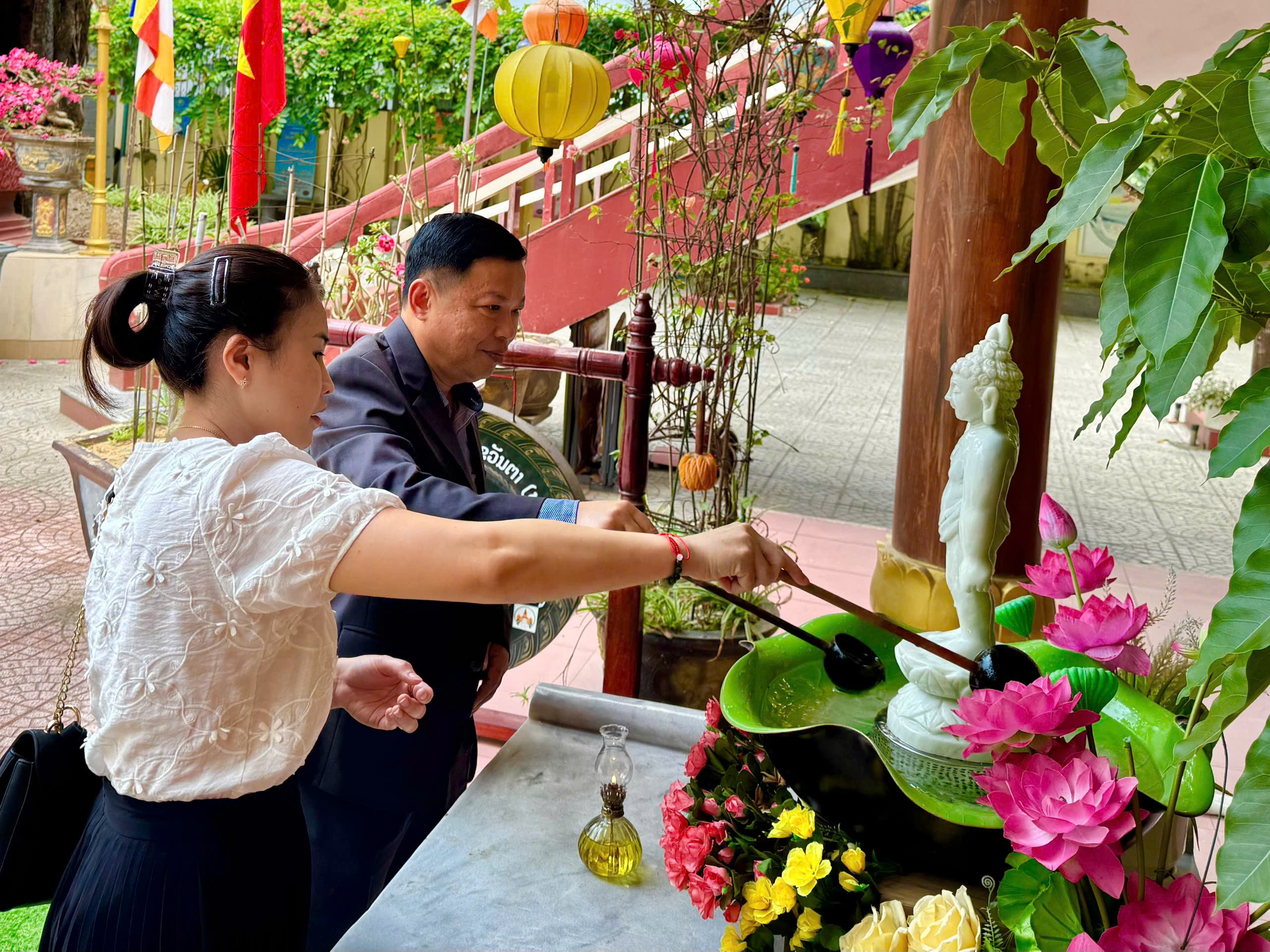 Liên hiệp các tổ chức hữu nghị thành phố Đà Nẵng thăm và chúc mừng Đại lễ Phật đản 2569 tại Chùa Tam Bảo Liên hiệp các tổ chức hữu nghị thành phố Đà Nẵng thăm và chúc mừng Đại lễ Phật đản 2569 tại Chùa Tam Bảo