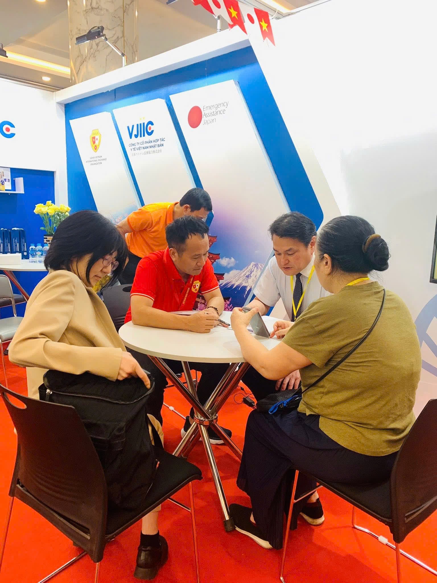 GS.TS.BS Nagakawa Yuichi (Nhật Bản): Muốn giới thiệu đến người dân Việt Nam những phương pháp phẫu thuật tiên tiến GS.TS.BS Nagakawa Yuichi (Nhật Bản): Muốn giới thiệu đến người dân Việt Nam những phương pháp phẫu thuật tiên tiến