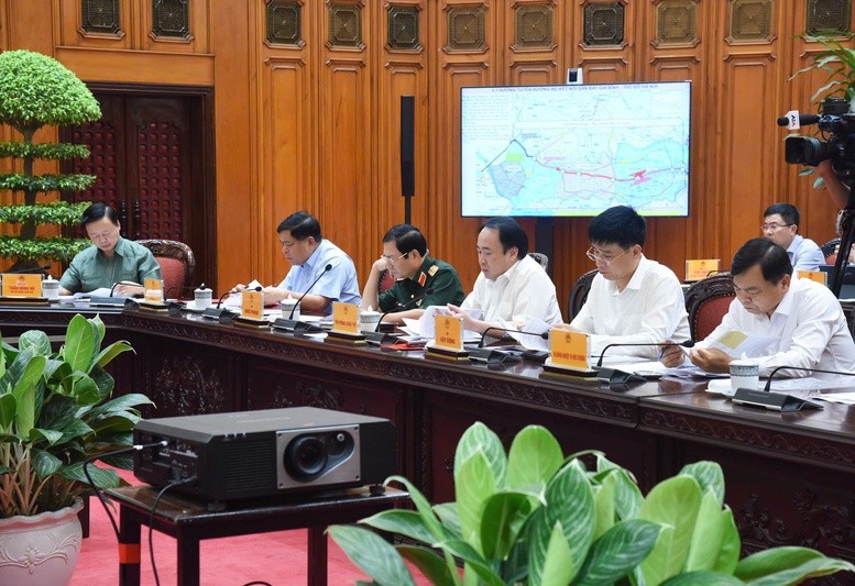 Thủ tướng: Xây dựng sân bay Gia Bình và tuyến đường về Hà Nội xứng tầm kỷ nguyên vươn mình Thủ tướng: Xây dựng sân bay Gia Bình và tuyến đường về Hà Nội xứng tầm kỷ nguyên vươn mình