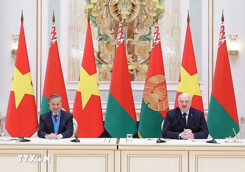 Vietnam - Belarus Sign Cooperation Documents Vietnam - Belarus Sign Cooperation Documents