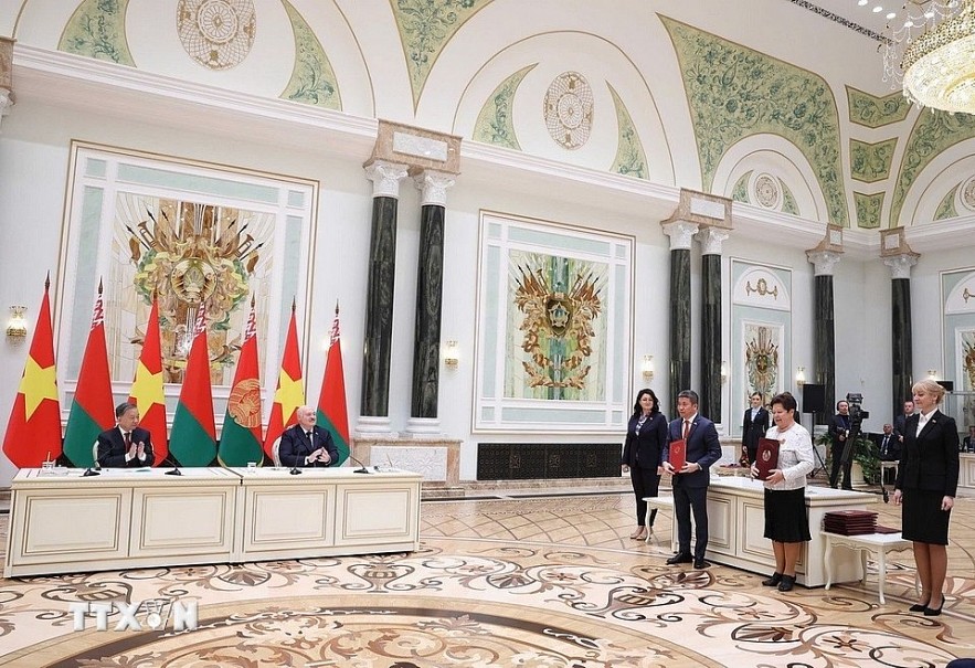 Vietnam - Belarus Sign Cooperation Documents Vietnam - Belarus Sign Cooperation Documents