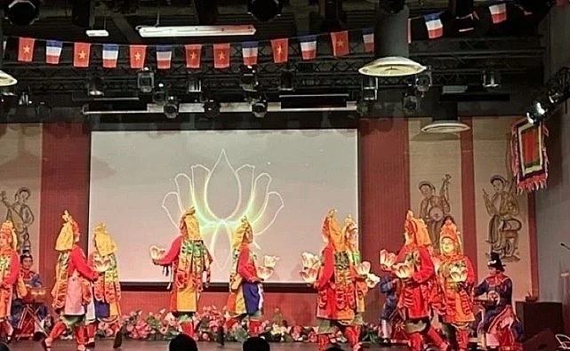 Performance of Hue court music at the event. (Photo: VNA) Performance of Hue court music at the event. (Photo: VNA)