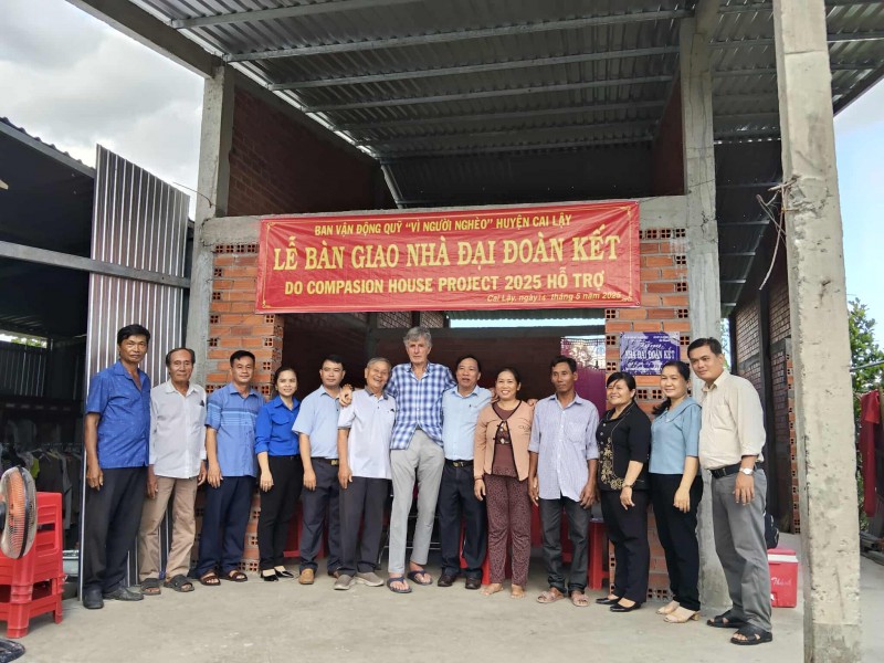 Dự án Compassion House - John Donovan hỗ trợ 10 căn nhà Đại đoàn kết tại Tiền Giang Dự án Compassion House - John Donovan hỗ trợ 10 căn nhà Đại đoàn kết tại Tiền Giang