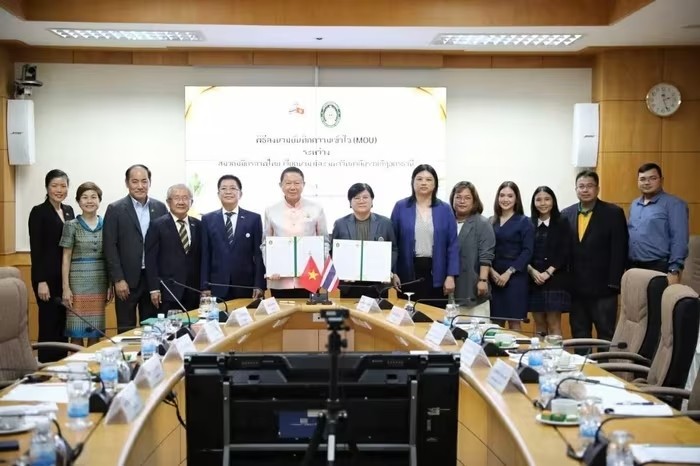 Center for Vietnamese Studies at Rajabhat Udon Thani University signs Cooperation Agreement with the Thailand-Vietnam Friendship Association, May 2, 2025. Center for Vietnamese Studies at Rajabhat Udon Thani University signs Cooperation Agreement with the Thailand-Vietnam Friendship Association, May 2, 2025.