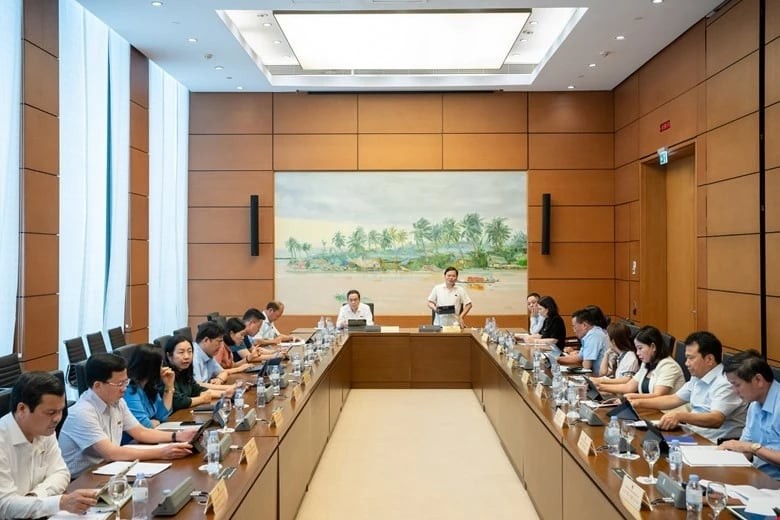 Đại biểu Quốc hội đề xuất giải pháp để thúc đẩy kinh tế tư nhân "bứt tốc" Đại biểu Quốc hội đề xuất giải pháp để thúc đẩy kinh tế tư nhân "bứt tốc"