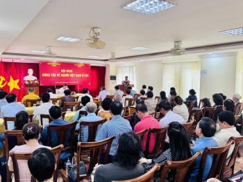 Củng cố hội đoàn, lan tỏa tiếng Việt trong cộng đồng người Việt tại Lào