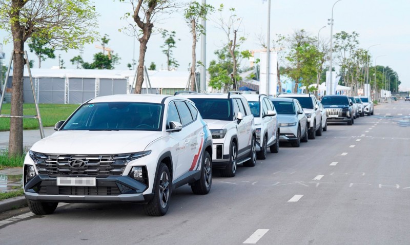 Hyundai đem đến sự kiện Hyundai Care Day nhiều xe cho khách hàng lái thử, trong đó có Hyundai Ioniq 5, Palisade, Santa Fe và các mẫu xe khác Hyundai đem đến sự kiện Hyundai Care Day nhiều xe cho khách hàng lái thử, trong đó có Hyundai Ioniq 5, Palisade, Santa Fe và các mẫu xe khác