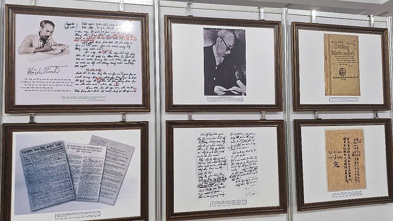 Uncle Ho through Documents and Artistic Creations Uncle Ho through Documents and Artistic Creations