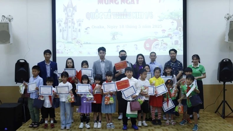 Quê hương Việt Nam qua tranh vẽ của thiếu nhi kiều bào Nhật Bản Quê hương Việt Nam qua tranh vẽ của thiếu nhi kiều bào Nhật Bản
