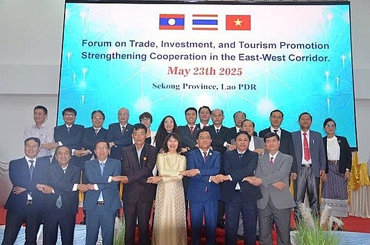 Promote Local Cooperation among Vietnam-Laos-Thailand on East-West Economic Corridor Promote Local Cooperation among Vietnam-Laos-Thailand on East-West Economic Corridor