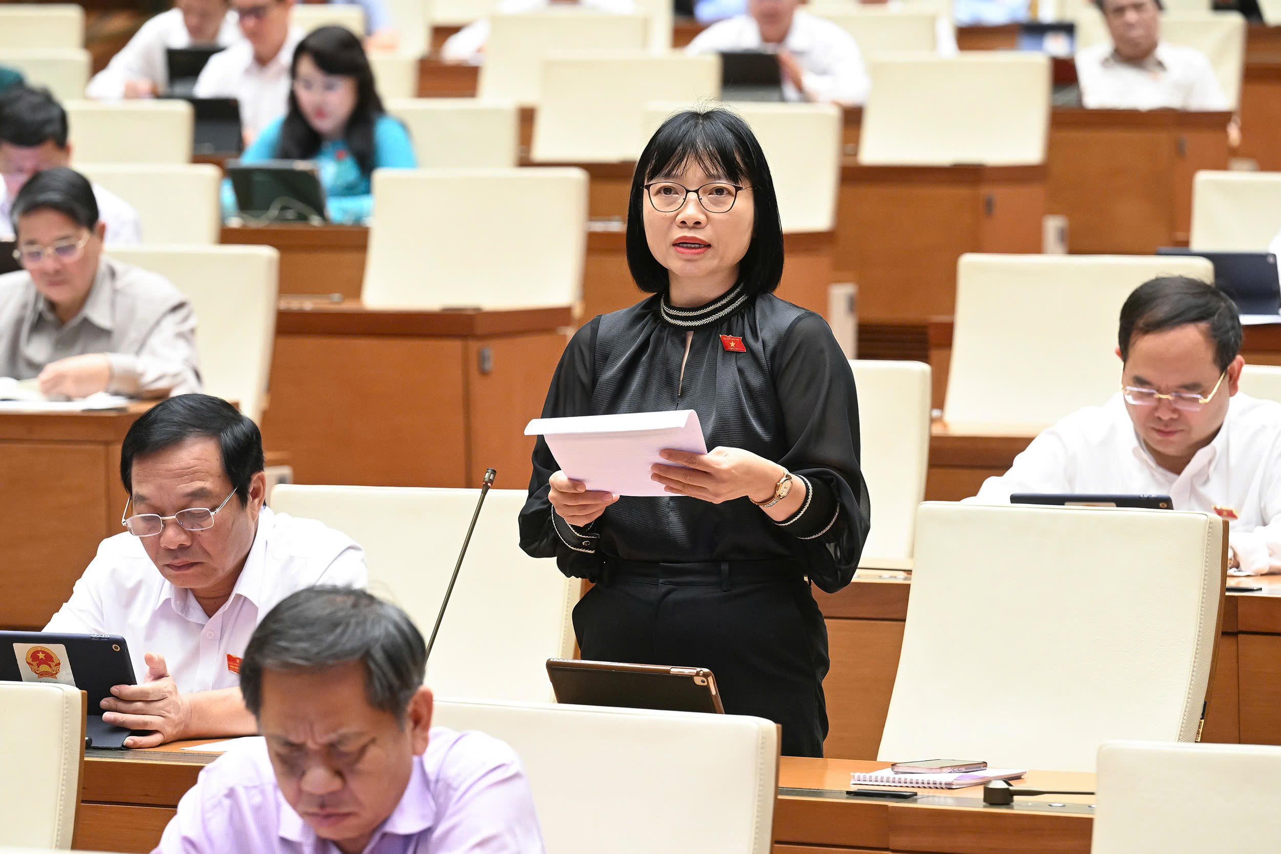 Ban hành Luật Bảo vệ dữ liệu cá nhân là cấp thiết, đáp ứng yêu cầu thực tế và chuyển đổi số Ban hành Luật Bảo vệ dữ liệu cá nhân là cấp thiết, đáp ứng yêu cầu thực tế và chuyển đổi số