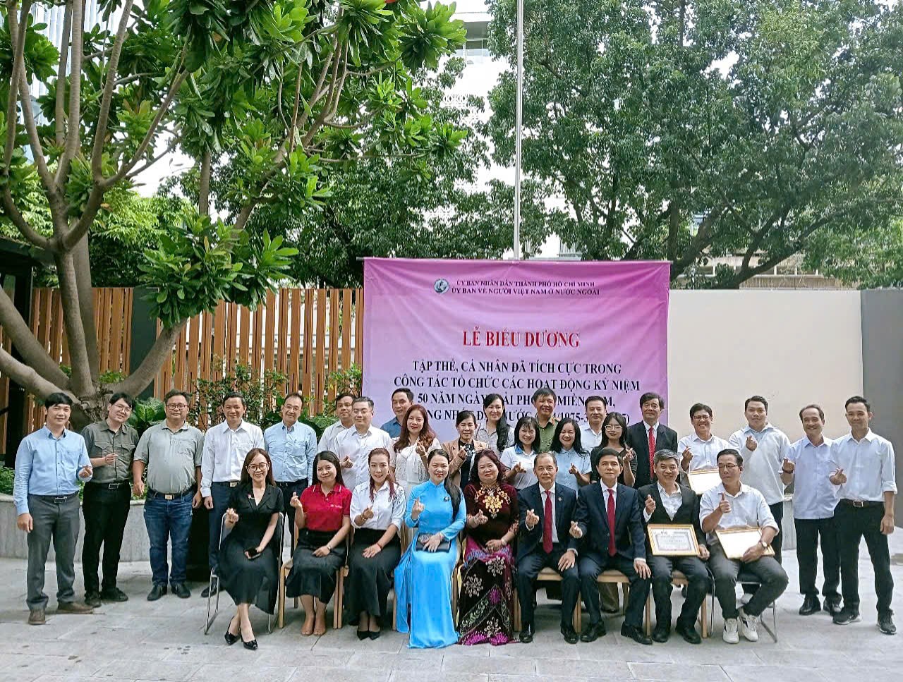 TP Hồ Chí Minh biểu dương đóng góp của báo chí trong công tác người Việt Nam ở nước ngoài TP Hồ Chí Minh biểu dương đóng góp của báo chí trong công tác người Việt Nam ở nước ngoài