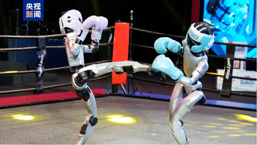 Đài CMG tổ chức giải đấu robot hình người đối kháng đầu tiên trên thế giới Đài CMG tổ chức giải đấu robot hình người đối kháng đầu tiên trên thế giới