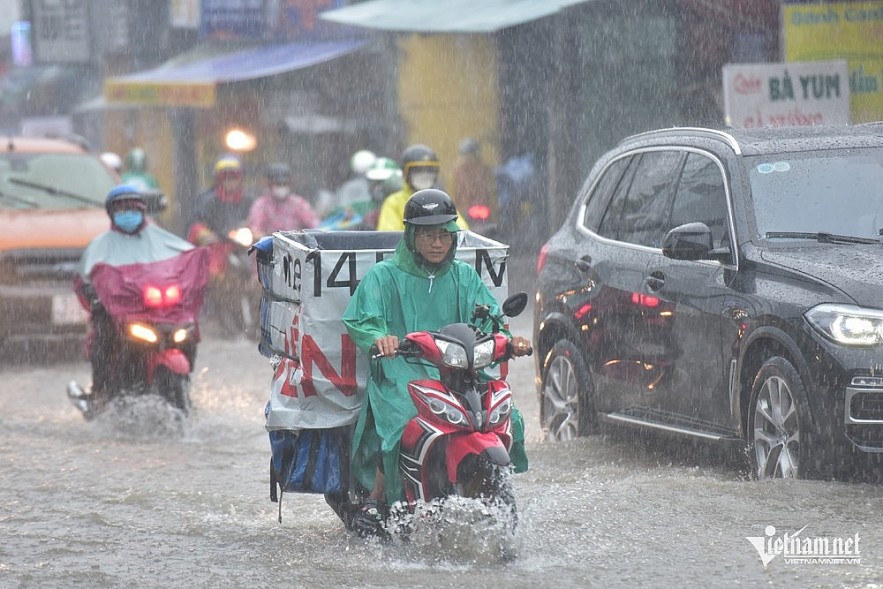 Heavy rains in northern Vietnam raise flooding risks in low-lying areas. Photo: Le Quan Heavy rains in northern Vietnam raise flooding risks in low-lying areas. Photo: Le Quan
