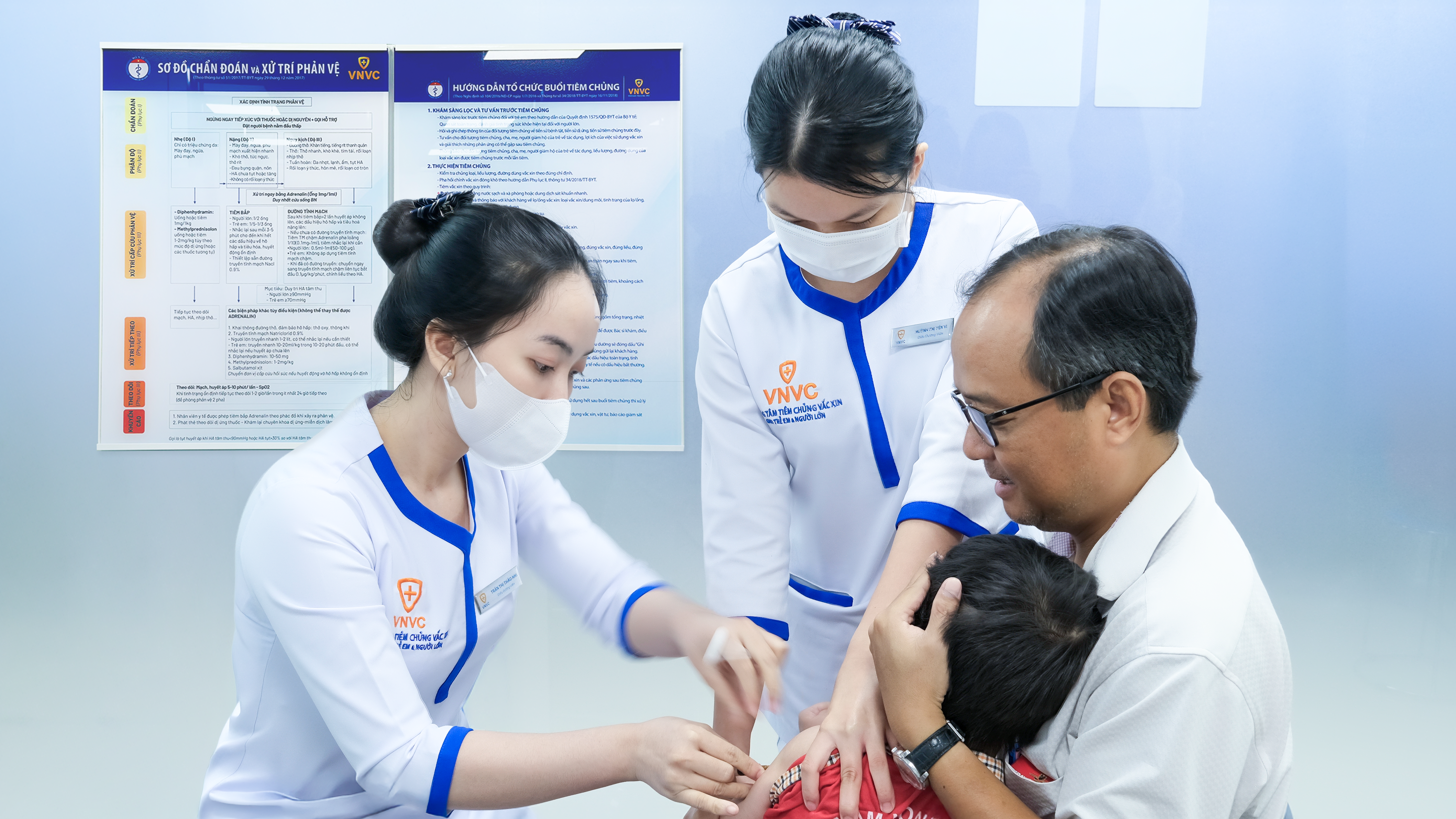 Công ty Vắc xin VNVC có Hệ thống hàng trăm trung tâm tiêm chủng VNVC phục vụ hàng chục triệu người dân mỗi năm. Ảnh: Mộc Thảo Công ty Vắc xin VNVC có Hệ thống hàng trăm trung tâm tiêm chủng VNVC phục vụ hàng chục triệu người dân mỗi năm. Ảnh: Mộc Thảo