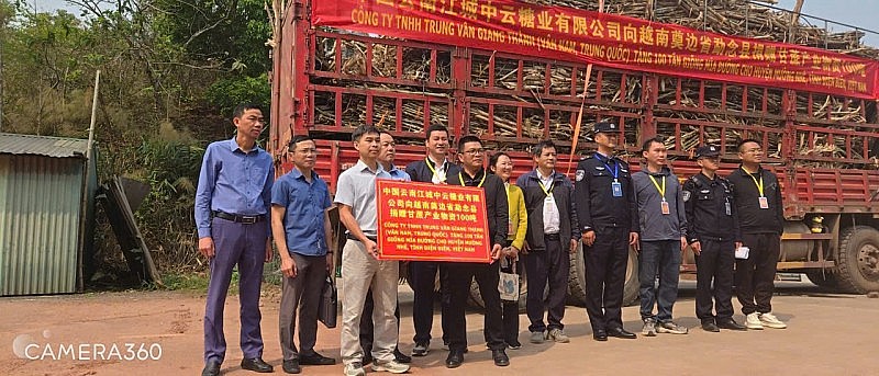 Giao lưu nhân dân: Nhịp cầu hữu nghị Mường Nhé - Giang Thành Giao lưu nhân dân: Nhịp cầu hữu nghị Mường Nhé - Giang Thành