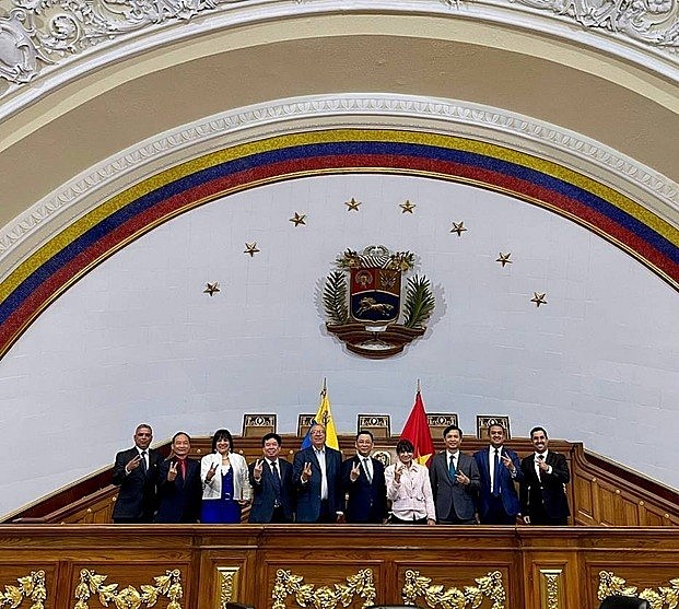 Strengthen Solidarity and Friendship Between Vietnam and Venezuela Strengthen Solidarity and Friendship Between Vietnam and Venezuela
