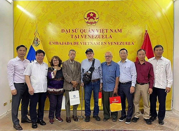 Strengthen Solidarity and Friendship Between Vietnam and Venezuela Strengthen Solidarity and Friendship Between Vietnam and Venezuela