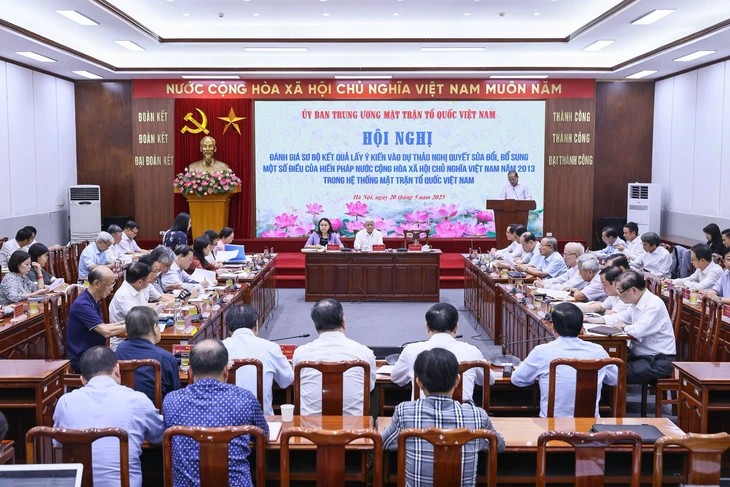 Đề nghị giữ nguyên quy định các tổ chức chính trị - xã hội trực thuộc Mặt trận Tổ quốc Việt Nam Đề nghị giữ nguyên quy định các tổ chức chính trị - xã hội trực thuộc Mặt trận Tổ quốc Việt Nam