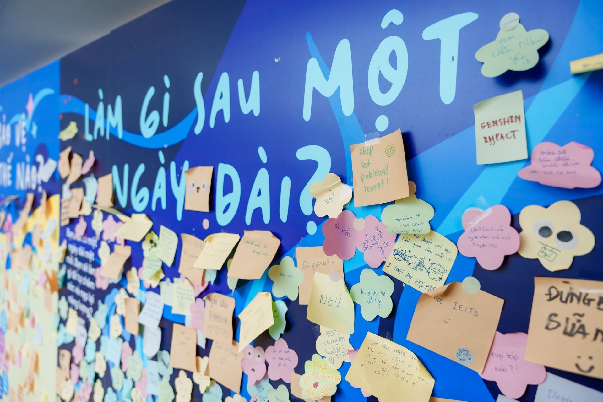 Triển lãm “Ocean of You” – hành trình khám phá đại dương nội tâm thu hút hơn 1.500 lượt học sinh tham gia. Triển lãm “Ocean of You” – hành trình khám phá đại dương nội tâm thu hút hơn 1.500 lượt học sinh tham gia.
