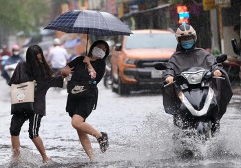 Thời tiết hôm nay (05/6): Cả nước có mưa, cảnh báo lốc, sét, mưa đá
