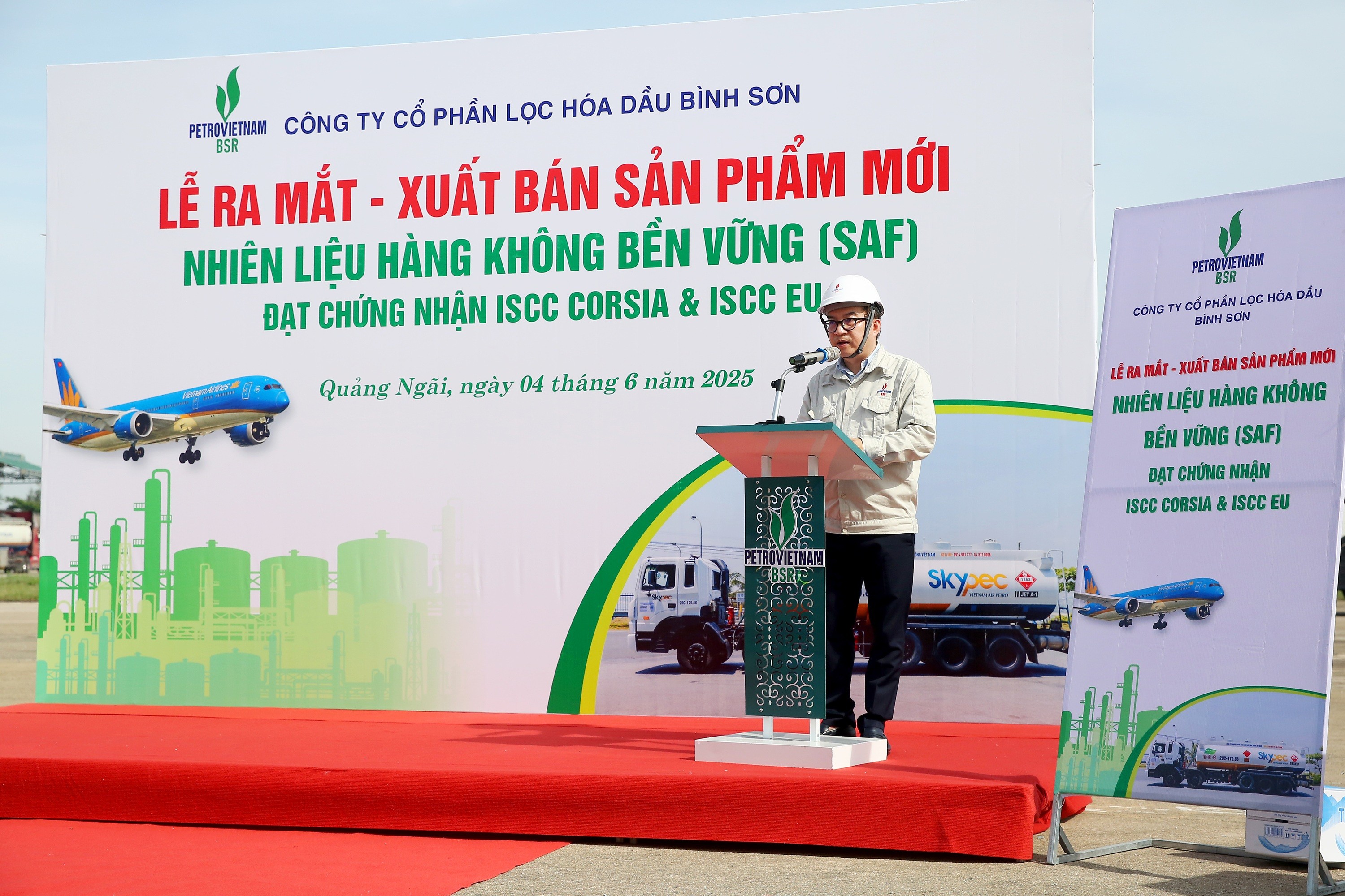 Tổng Giám đốc BSR Nguyễn Việt Thắng phát biểu, khẳng định quyết tâm thương mại hóa SAF, góp phần vào chiến lược chuyển dịch năng lượng quốc gia.